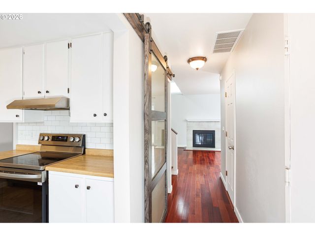 17582 Nw ROLLING HILL Ln, Beaverton, OR 97006