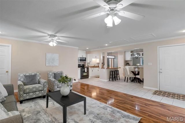 716 Wild Walnut Lane, Ballwin, MO 63021