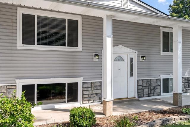 716 Wild Walnut Lane, Ballwin, MO 63021