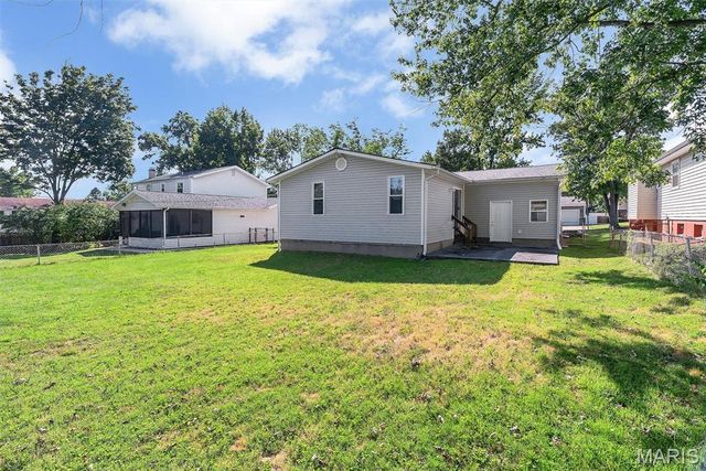 716 Wild Walnut Lane, Ballwin, MO 63021