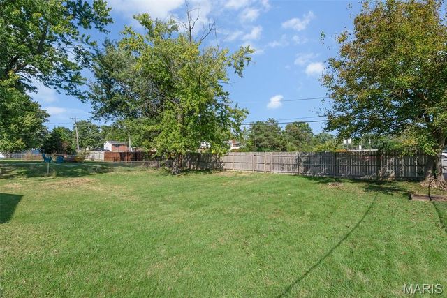 716 Wild Walnut Lane, Ballwin, MO 63021