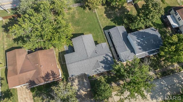 716 Wild Walnut Lane, Ballwin, MO 63021