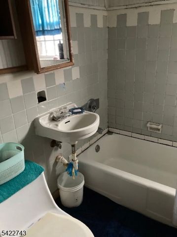 52 Caroline Ave, Hamilton Twp., NJ 08610