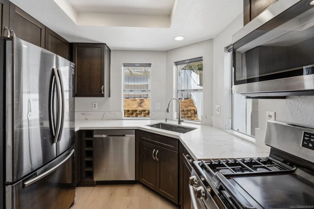 633 Thunder Gln, Escondido, CA 92027