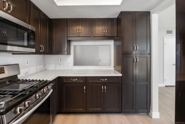 633 Thunder Gln, Escondido, CA 92027