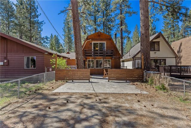 1104 Robinhood, Big Bear City, CA 92314