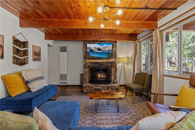 1104 Robinhood, Big Bear City, CA 92314
