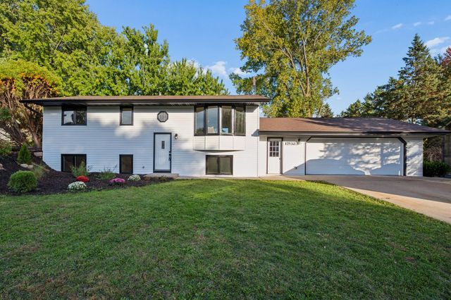17532 Jaguar Path, Lakeville, MN 55044