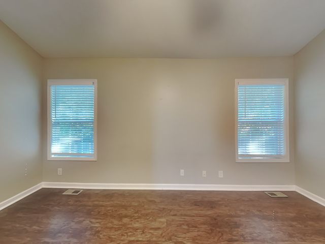 1517 Reasons Dr, Clarksville, TN 37042