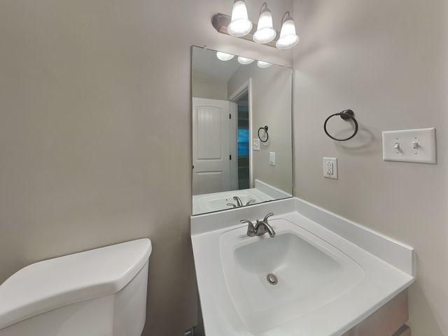 1517 Reasons Dr, Clarksville, TN 37042