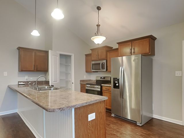 1517 Reasons Dr, Clarksville, TN 37042