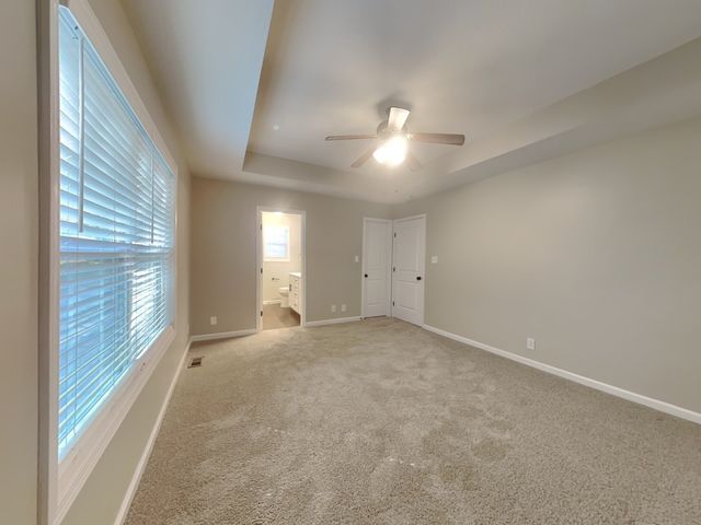 1517 Reasons Dr, Clarksville, TN 37042