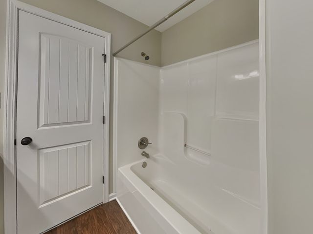 1517 Reasons Dr, Clarksville, TN 37042