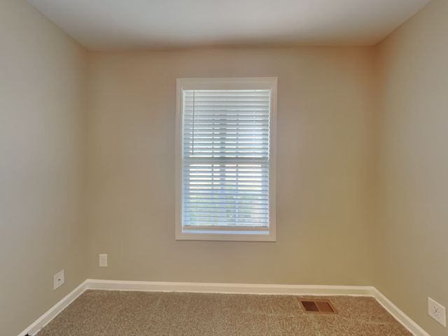 1517 Reasons Dr, Clarksville, TN 37042