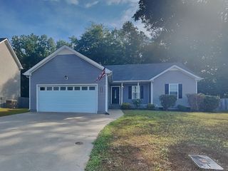 1517 Reasons Dr, Clarksville, TN 37042