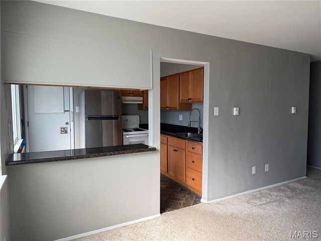 7427 Sieloff Drive A, Hazelwood, MO 63042