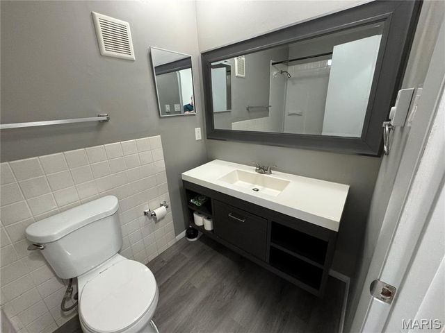 7427 Sieloff Drive A, Hazelwood, MO 63042