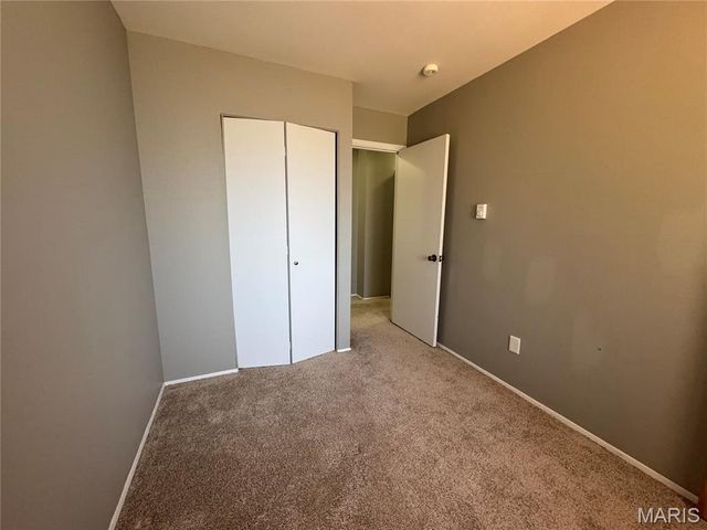 7427 Sieloff Drive A, Hazelwood, MO 63042