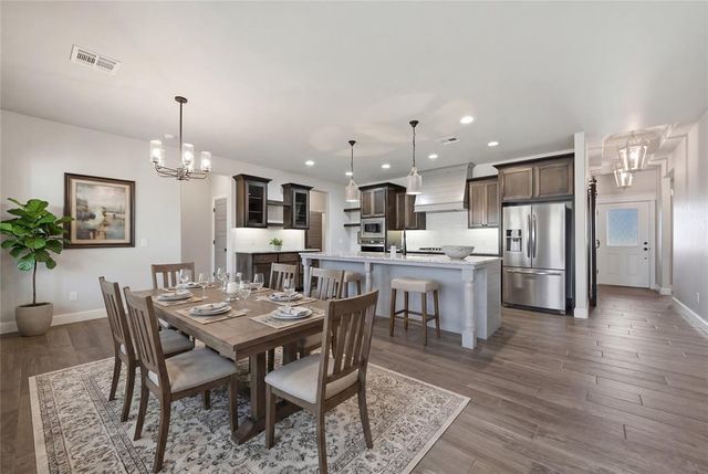 2004 Creek Side Circle, Moore, OK 73160