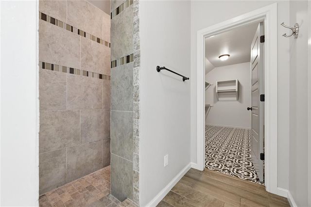 2004 Creek Side Circle, Moore, OK 73160