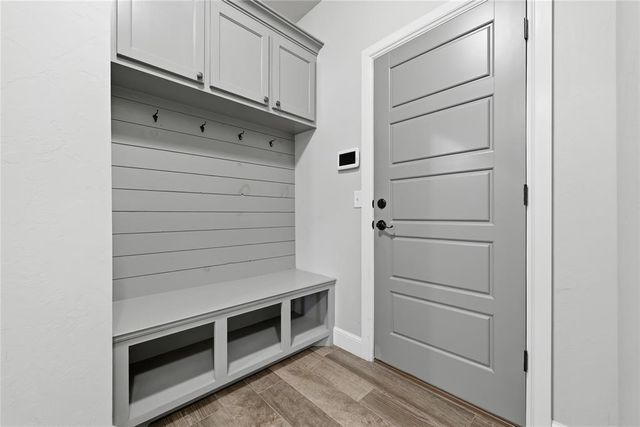 2004 Creek Side Circle, Moore, OK 73160