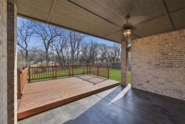 2004 Creek Side Circle, Moore, OK 73160