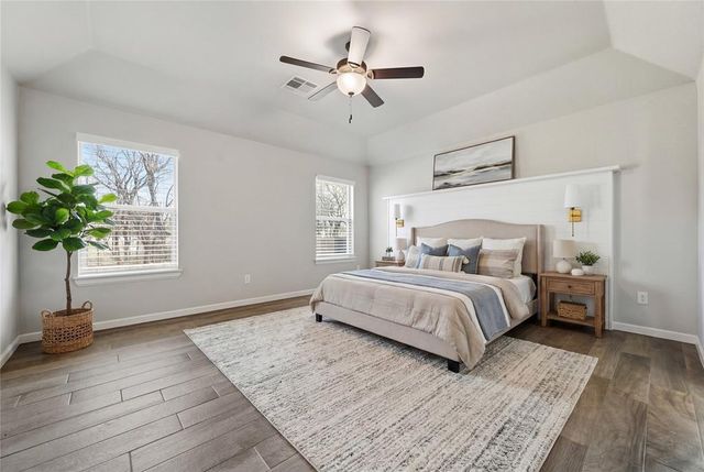 2004 Creek Side Circle, Moore, OK 73160