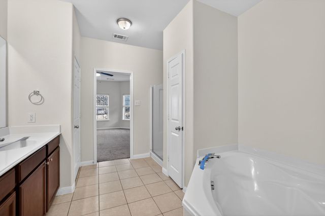 136 Eider Drive, Sanger, TX 76266