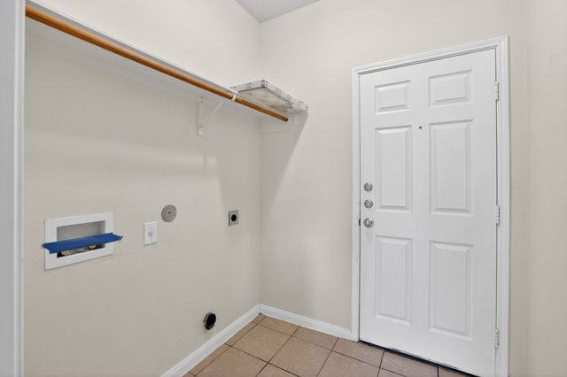 136 Eider Drive, Sanger, TX 76266