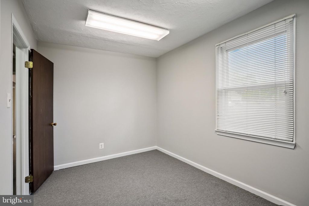 200 RT-73, BERLIN, NJ 08009 — photo 4