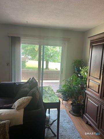 11 Woodland Avenue C, Bloomfield, CT 06002