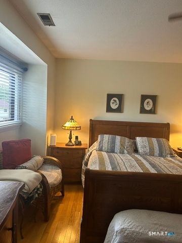 11 Woodland Avenue C, Bloomfield, CT 06002