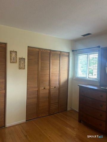 11 Woodland Avenue C, Bloomfield, CT 06002