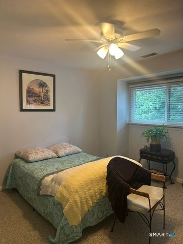 11 Woodland Avenue C, Bloomfield, CT 06002