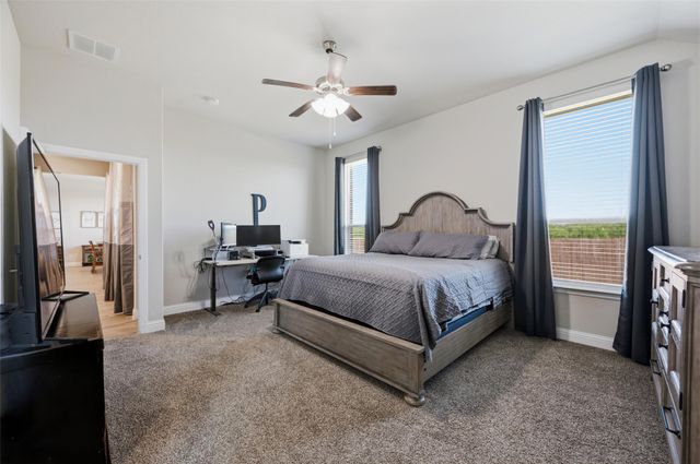 1303 Deer Hollow Drive, Arlington, TX 76002