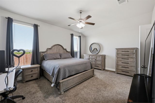 1303 Deer Hollow Drive, Arlington, TX 76002