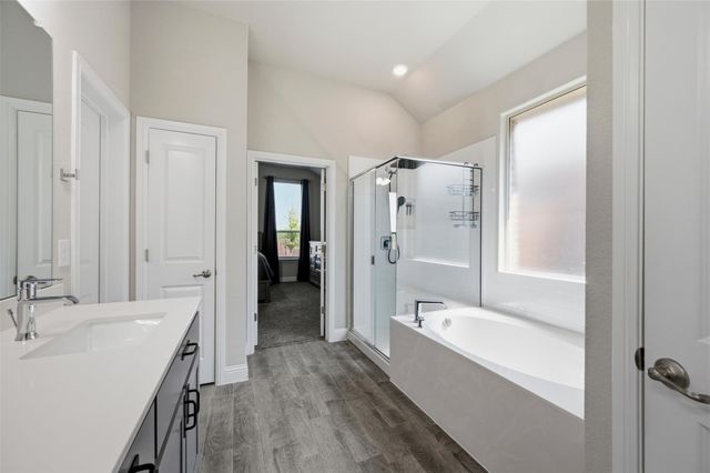 1303 Deer Hollow Drive, Arlington, TX 76002