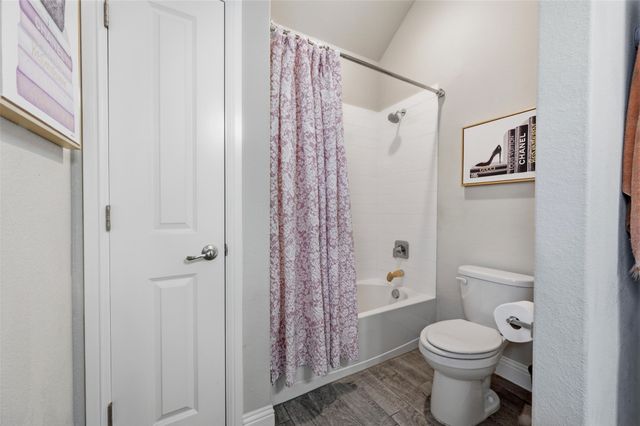 1303 Deer Hollow Drive, Arlington, TX 76002