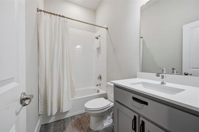 1303 Deer Hollow Drive, Arlington, TX 76002