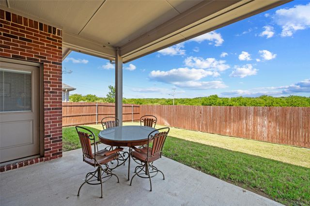 1303 Deer Hollow Drive, Arlington, TX 76002