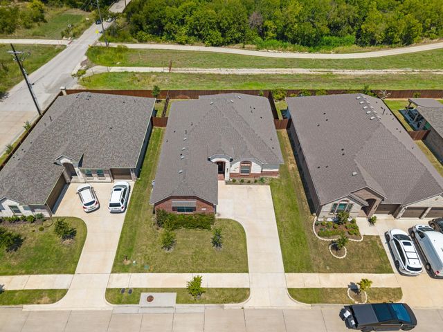 1303 Deer Hollow Drive, Arlington, TX 76002