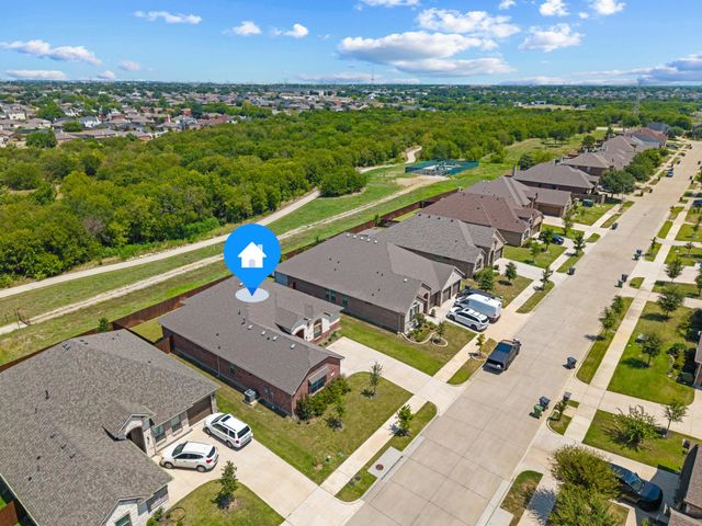 1303 Deer Hollow Drive, Arlington, TX 76002
