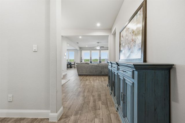 1303 Deer Hollow Drive, Arlington, TX 76002