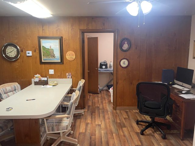 105 13th Street, Seagraves, TX 79359