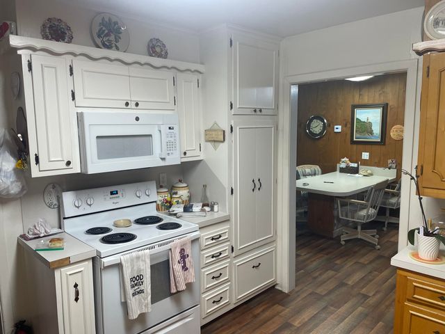 105 13th Street, Seagraves, TX 79359