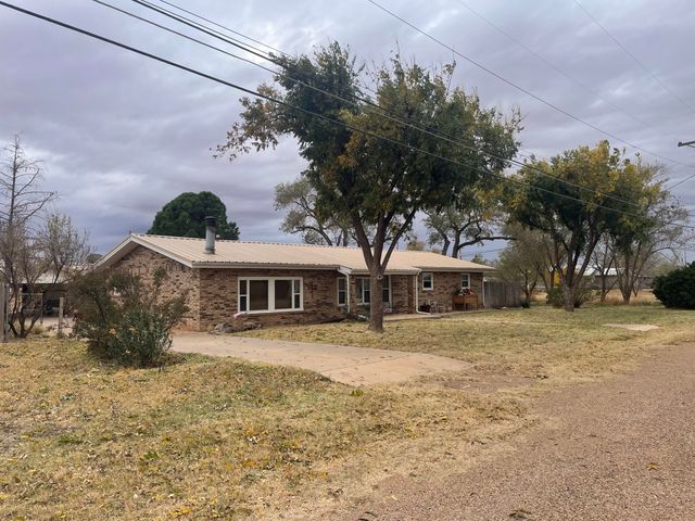 105 13th Street, Seagraves, TX 79359