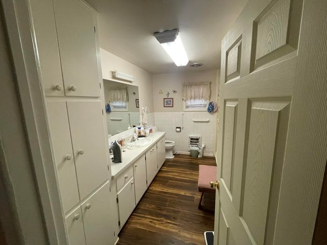 105 13th Street, Seagraves, TX 79359