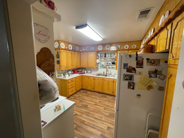 105 13th Street, Seagraves, TX 79359