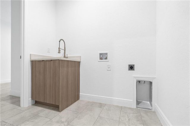 5008 MYRTLEWOOD RD, Labelle, FL 33935