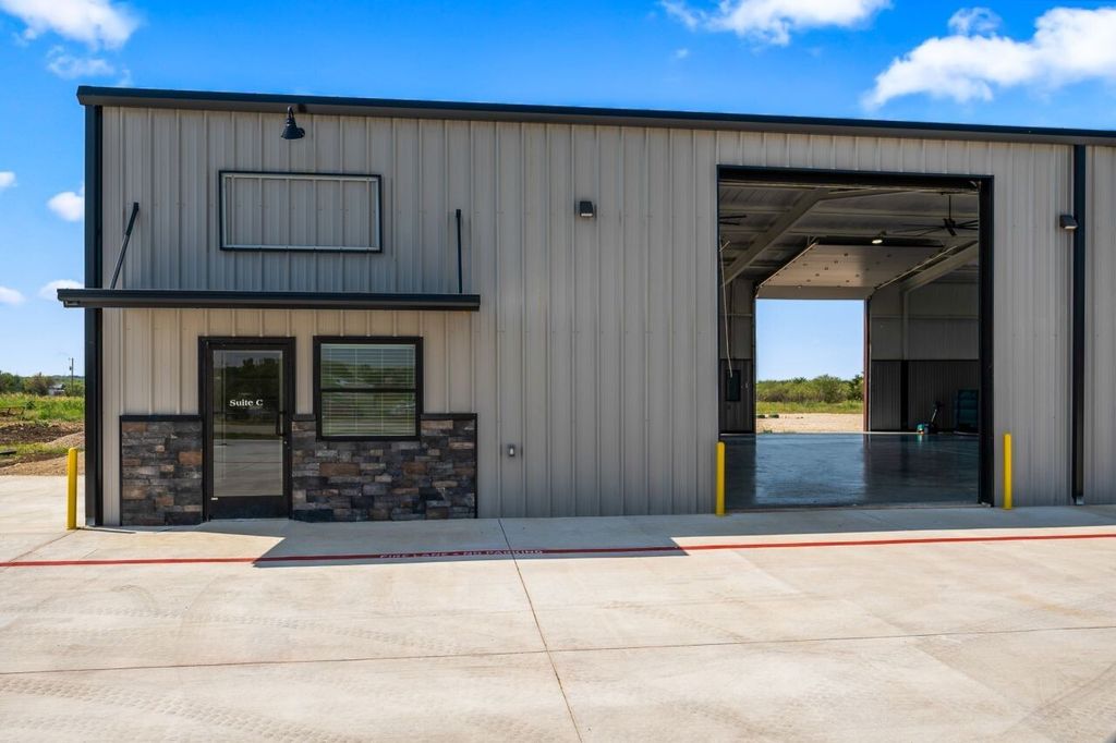 2036 Seaborn Road BLDG 4, STE C, Ponder, TX 76259